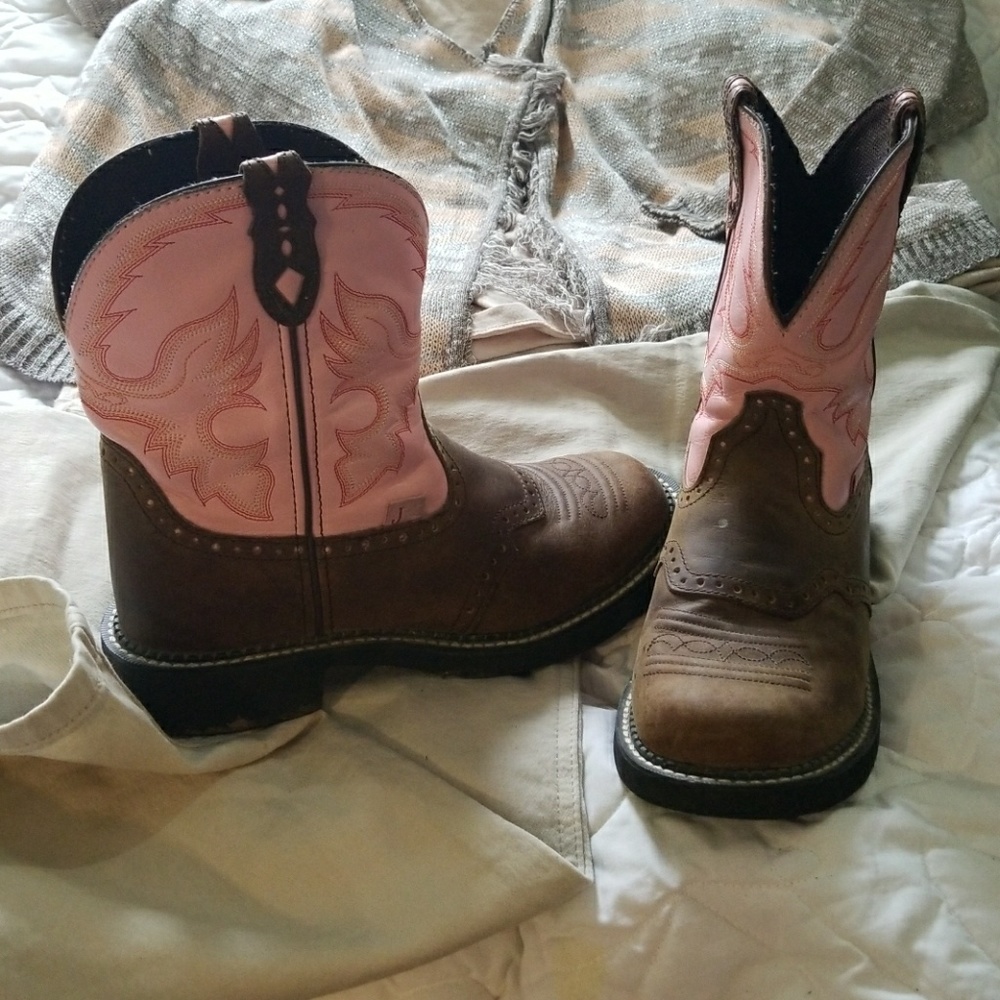 Brown and pink Justin boots sz 9